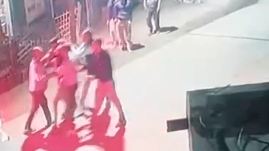 MP News: Young Man Kidnapped At Gunpoint Over Election Dispute In Shivpuri, Released After Hours; CCTV Captures Incident |