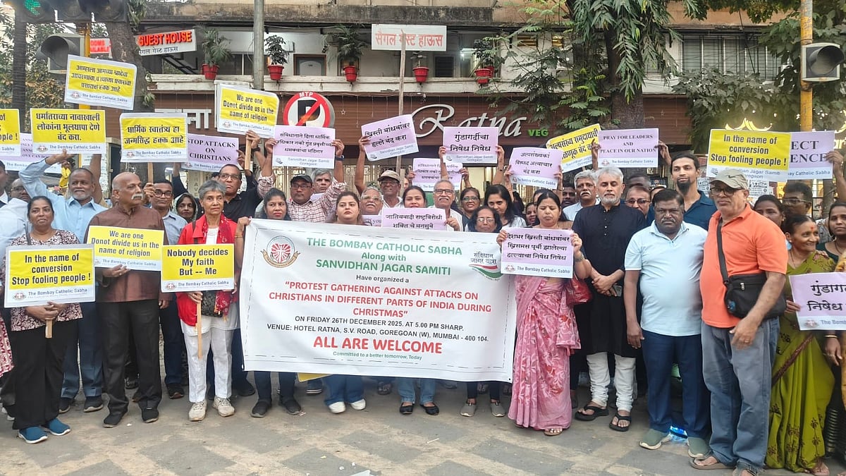 Citizens gathered at Goregaon on Friday evening to condemn incidents of hate and intimidation targetting Christian communities during the Christmas season. |