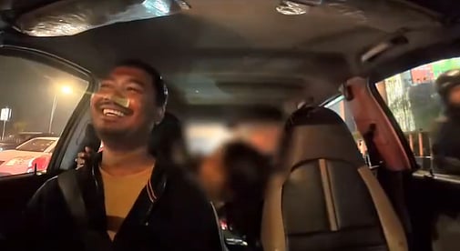'You Are A Spoiled Brat, Deserves Slap': Kolkata Cab Driver Gives Reality Check To Heavily Drunk Woman, Assures Her Mom Of Dropping Her Home Safely 