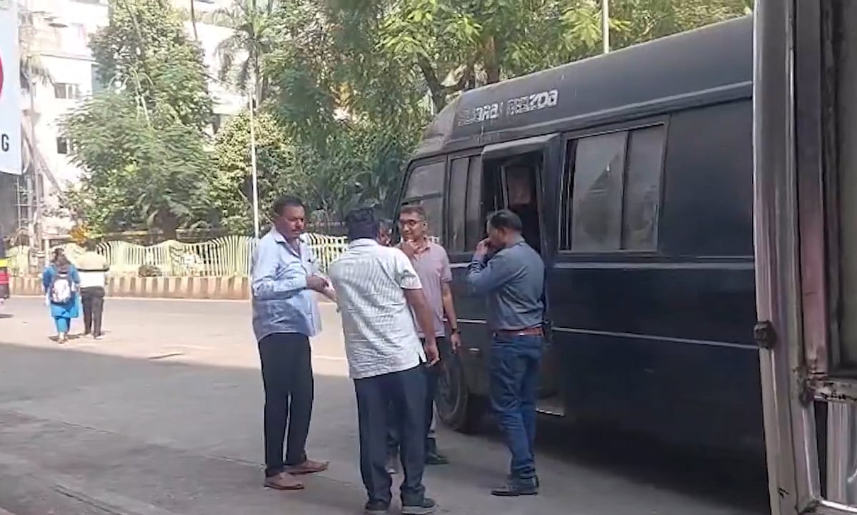 Mumbai News: Suspicious Bag Found Outside Churchgate Station, Bomb Squad Deployed