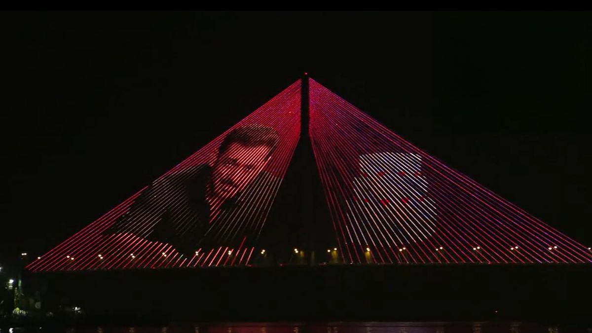 Salman Khan Turns 60: Mumbai Celebrates Bollywood Superstar’s Birthday As Bandra-Worli Sea Link Lights Up In Tribute | Watch Video 