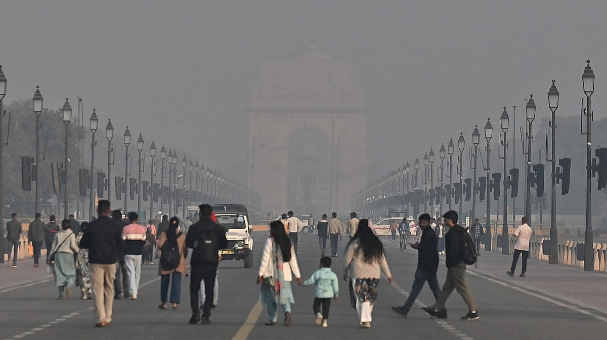 Delhi Air Slips Back Into 'Very Poor' Category As Smog Engulfs City; AQI Breaches 400 In Several...