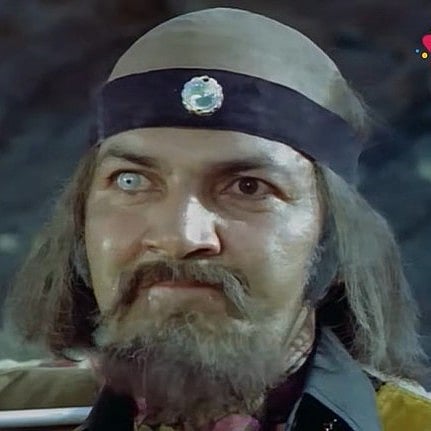 Prem_Chopra as Poppy Singh