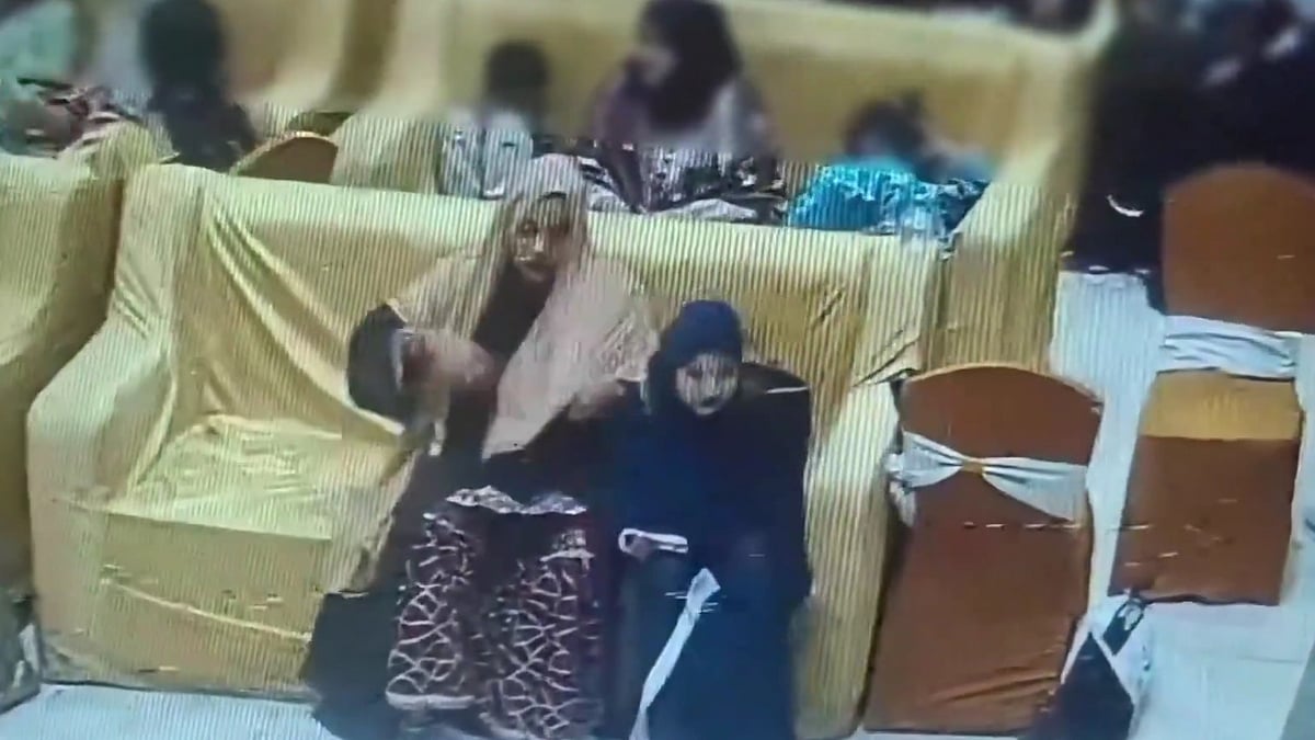 Caught On Cam: 2 Burqa-Clad Women Steal Purses From Guests At Hyderabad Wedding Function