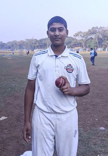 Abdullah Khatri- 6 wickets