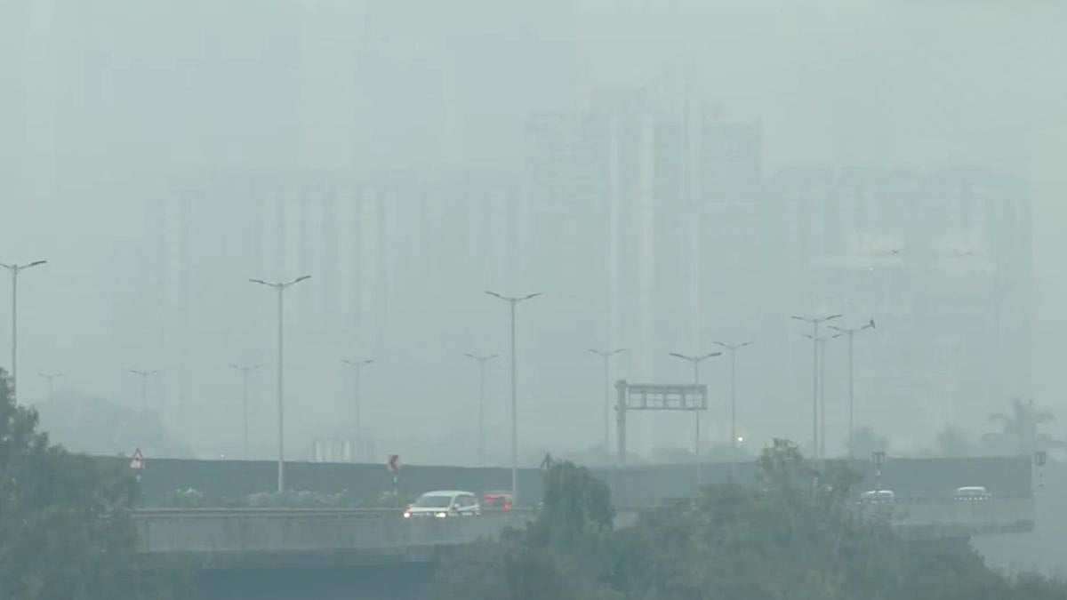 Mumbai Weather Update For Dec 29, 2025: City Wakes Up To Clear Skies, But Smog Quickly Takes Over As Air Quality Worsens; AQI In Unhealthy Range At 273 