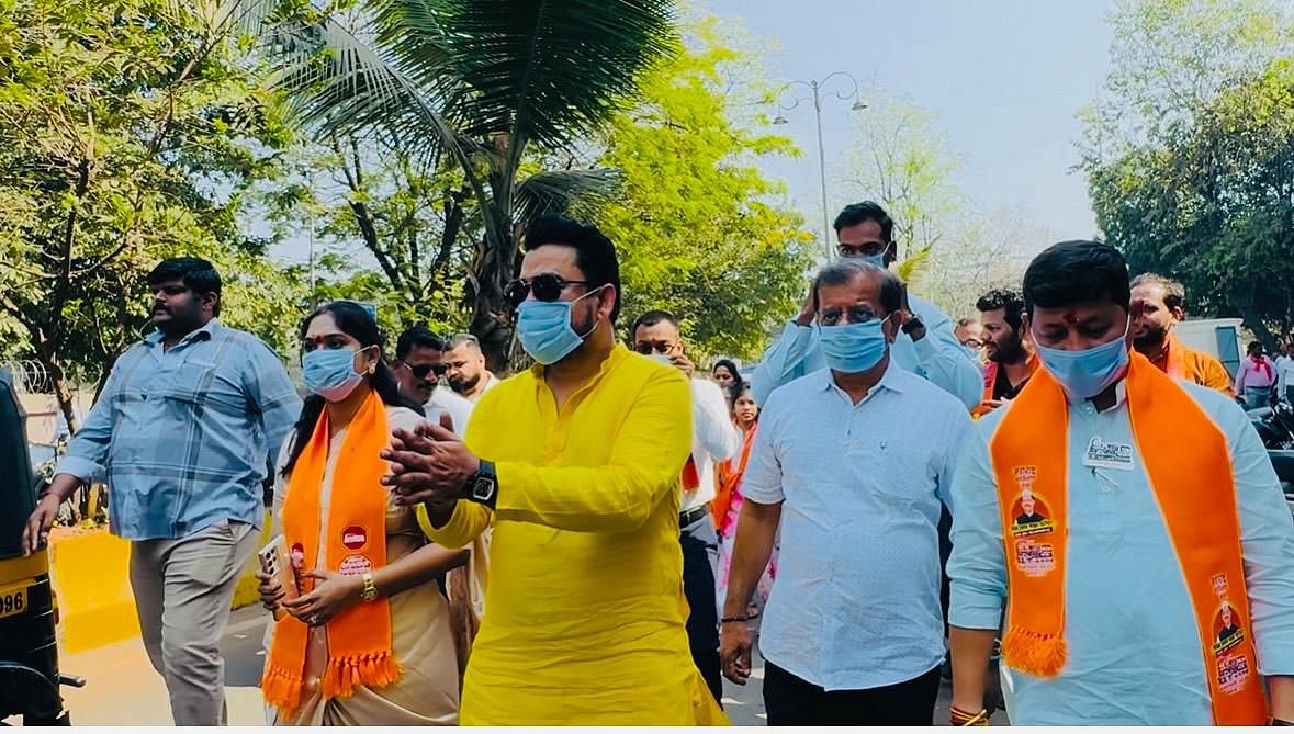 BMC Elections 2026: MNS Candidates File Nominations Wearing Masks, Flag Air Pollution In Navi Mumbai