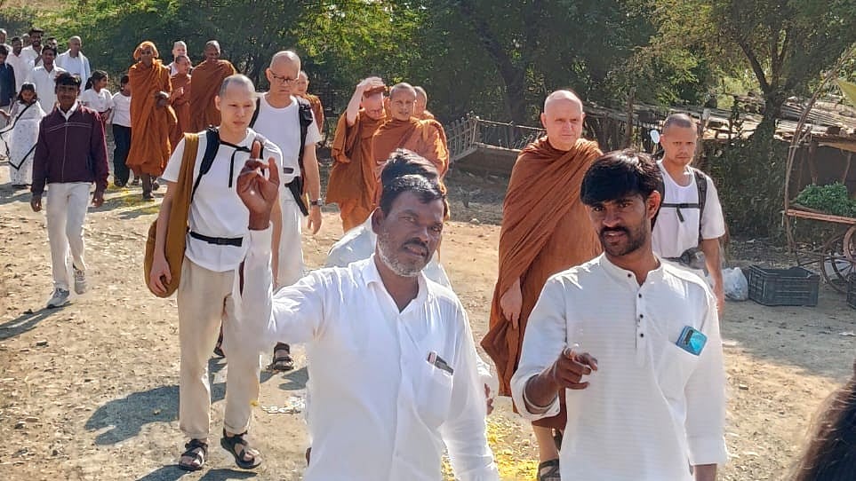 Thailand’s Royal Monk Jaysaro Launches Dhamma Yatra In Rural Buldhana