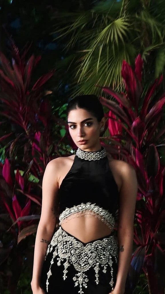 Khushi Kapoor Turns Diva At A Wedding In Manish Malhotra's Velvet Skirt With Pearl & Silver Detailing 