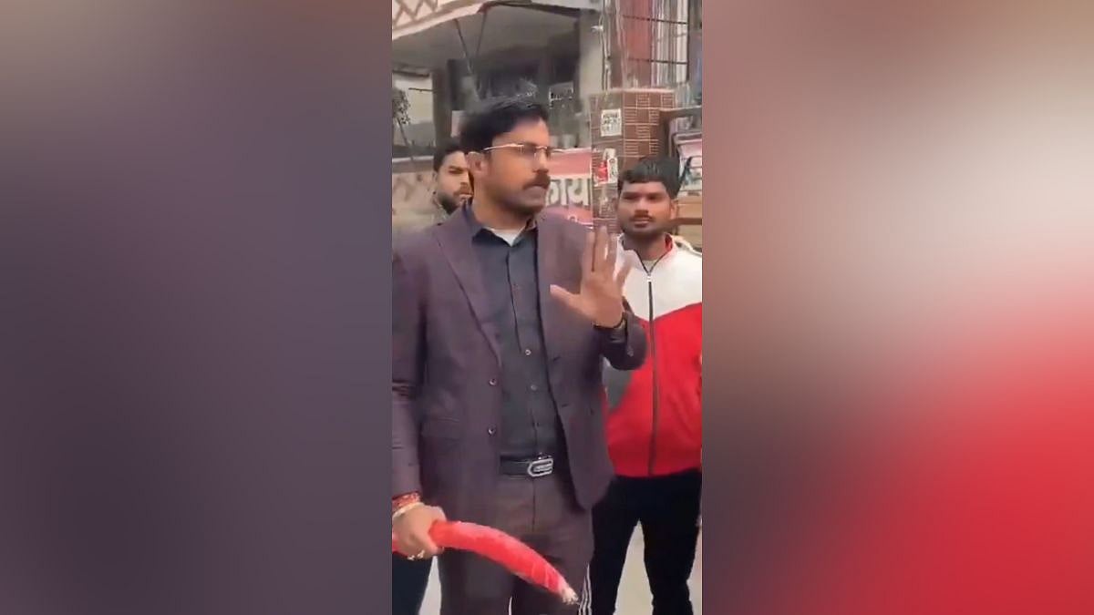 Uttar Pradesh: 6 Hindu Raksha Dal Activists Arrested In Ghaziabad For Distributing Swords - Video 