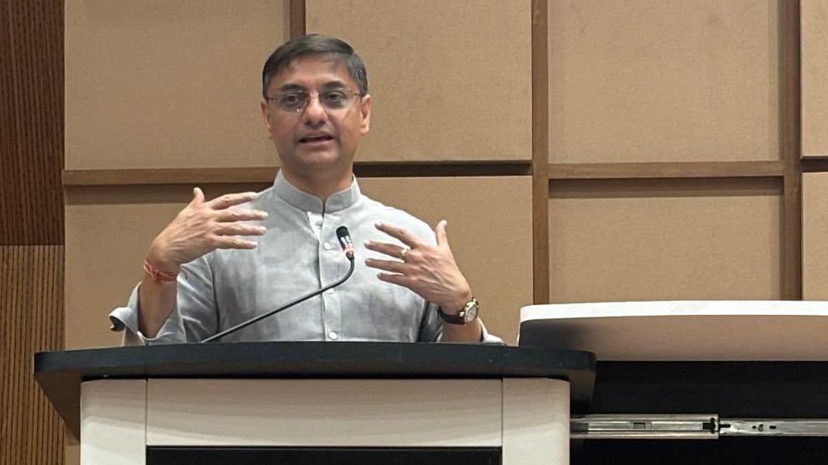 'UPSC Is A ‘Waste of Time’: PM Modi's Advisor Sanjeev Sanyal Makes SHOCKING Remark; Here's Why 