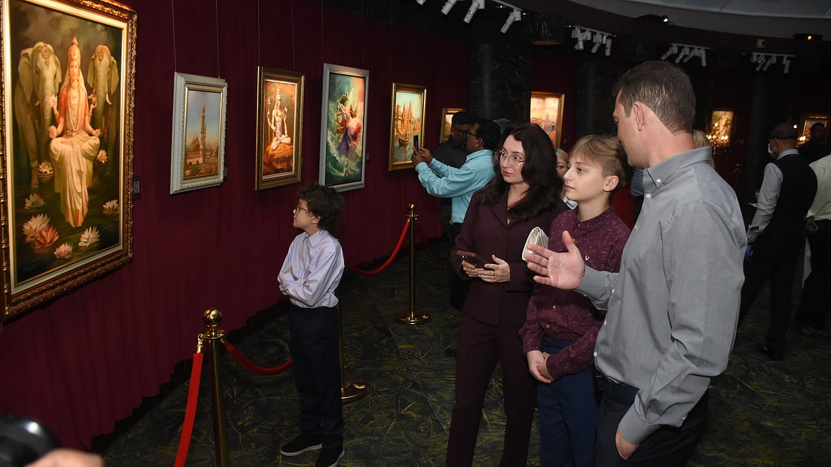 Russian Artist Nikas Safronov Unveils ‘Dream Vision’ At NGMA Mumbai 