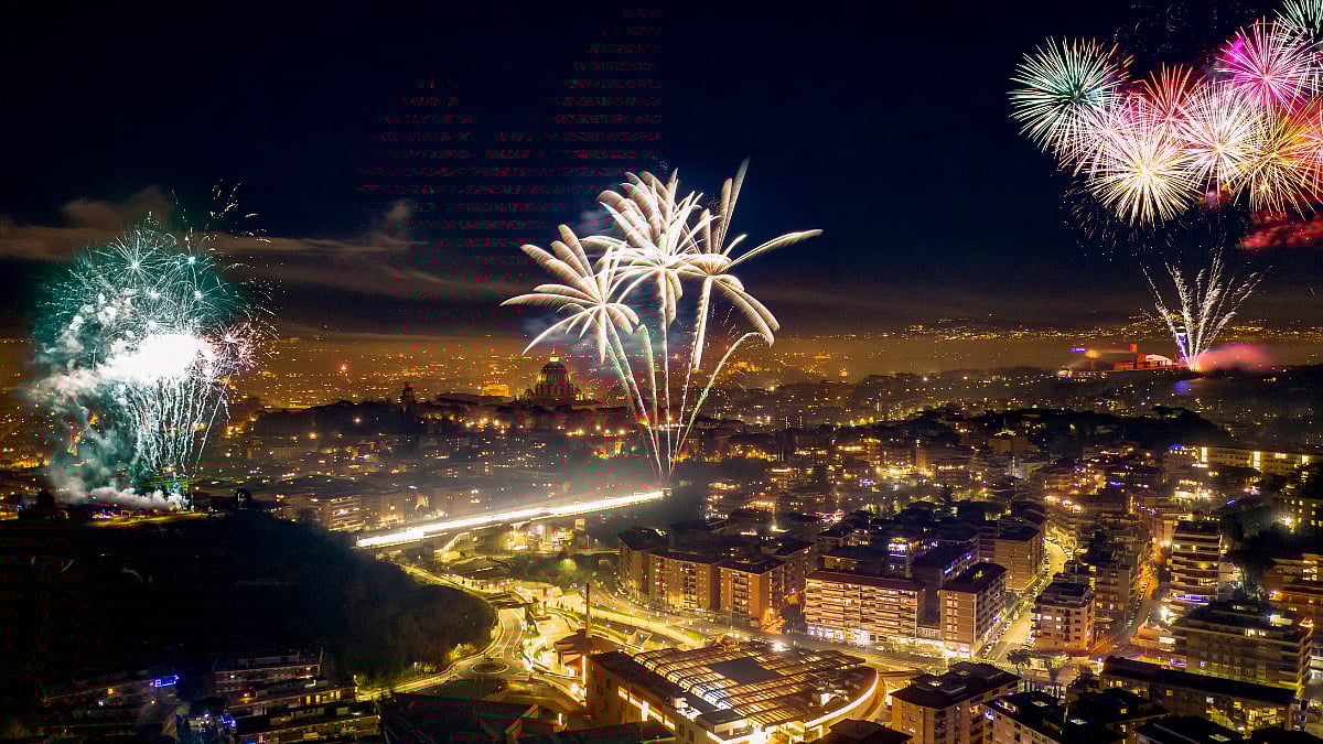 Bangladesh, Bhutan & Nepal Will Welcome New Year 2026 Before India; Here's Why 