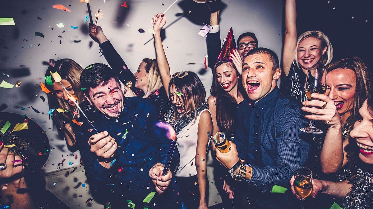 Hosting A NYE 2026 House Party? Here's Your Guide: From Food, Booze To Activities, Throw The Best Bash 