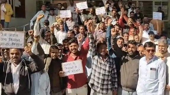 Indore News: Bhagora Farmers Stage Protest Over Water Issue In Mhow