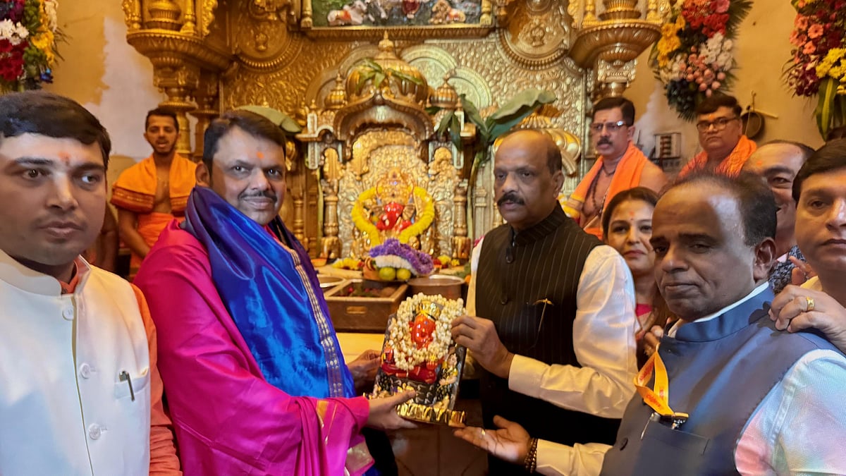 Maharashtra CM Devendra Fadnavis Offers Prayers At Siddhivinayak Temple, Meets Trust Officials 