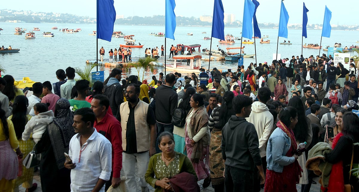 Bhopal News: City Roads Choke On New Year Day; Massive Jams On VIP Road, Hoshangabad Road, Boat Club...