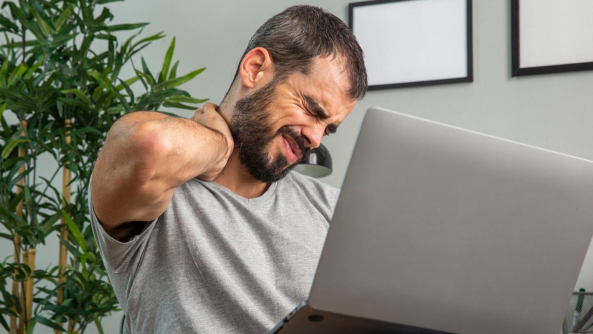 Suffering From Tech Neck? Simple Sujok Remedies You Can Try At Home