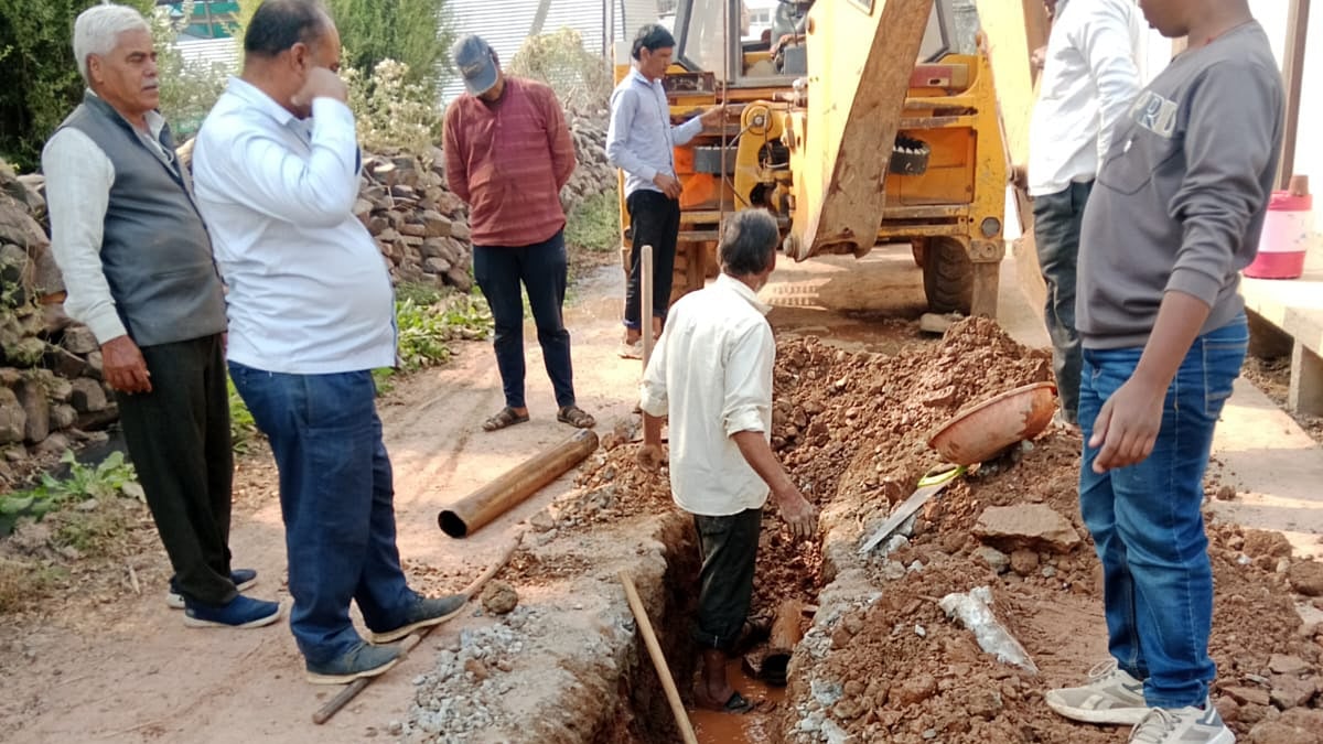 MP News: Collector Orders Regular Tank Cleaning To Curb Waterborne Diseases In Neemuch