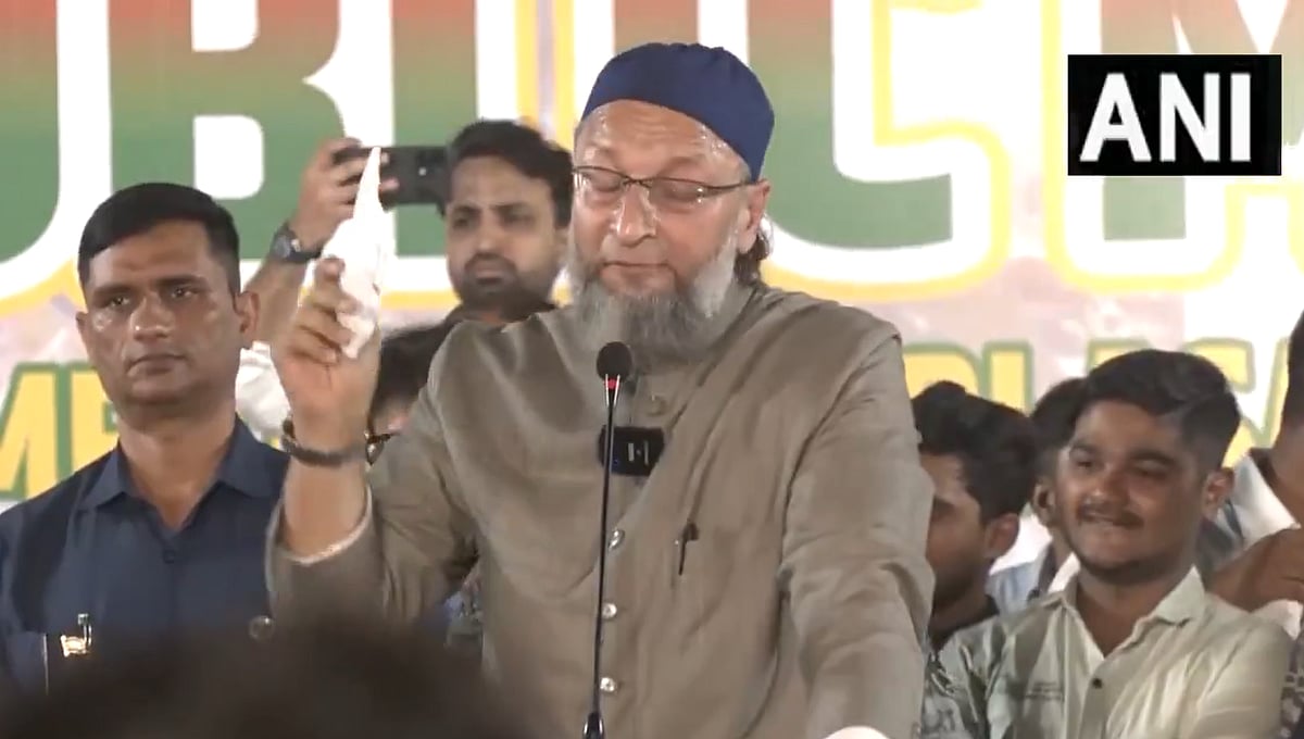 'If Donald Trump Can, Why Not PM Modi?': AIMIM Chief Owaisi Targets Centre Over 26/11 Extradition...