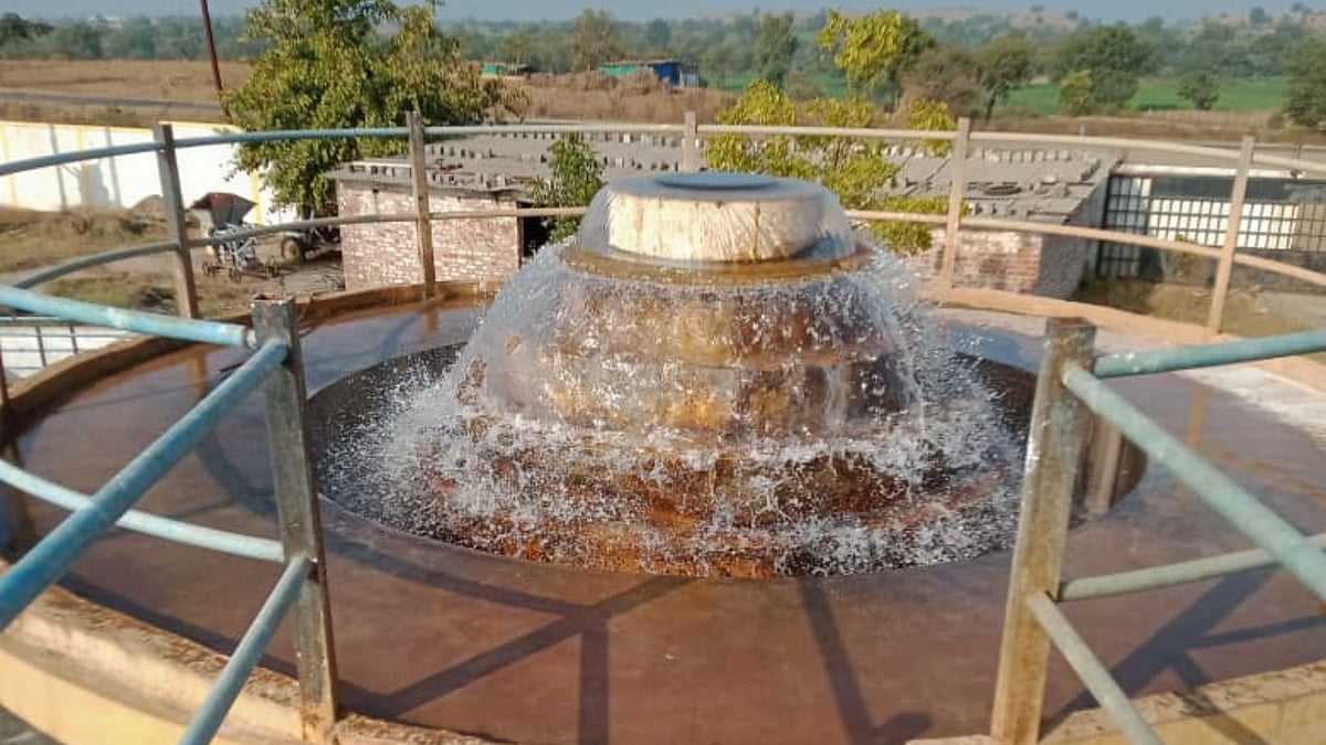 MP News: 40% Residents Get Drinking Water From Old Iron Pipes In Petlawad