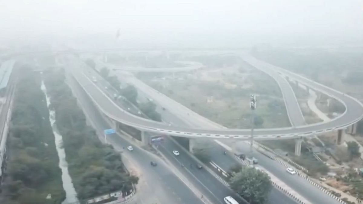 Delhi Wakes Up To Layer Of Fog As AQI Remains At 260 In 'Poor' Category; Flight Delays Reported At...