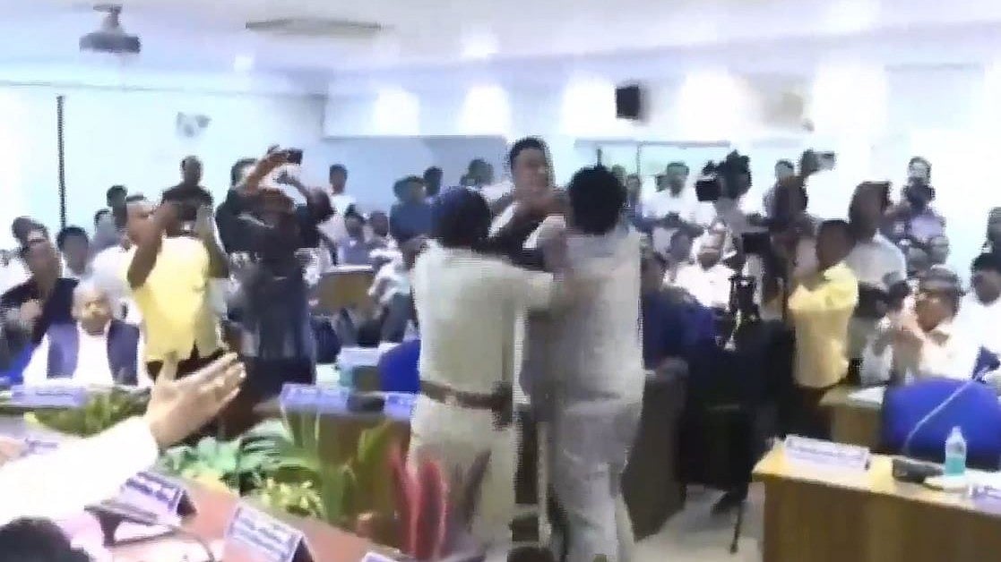 BJP MLA Sidhu Patil, Congress MLC Bhimrao Patil Clash During Govt Meeting In Karnataka's Bidar - BJP