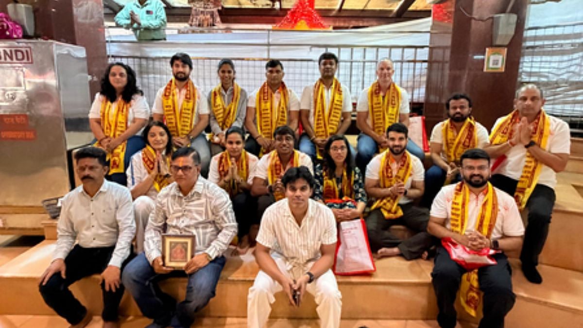 WPL 2026: Gujarat Giants Visit Siddhivinayak Temple In Mumbai To Seek blessings 