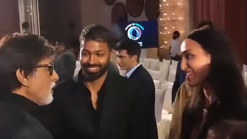 Hardik Pandya Introduces His GF Mahieka Sharma To Amitabh Bachchan At An Event In Mumbai; Watch...
