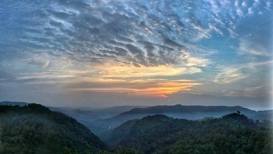 Travel Tales: Explore Kukru-- An Offbeat Escape In Madhya Pradesh Where Sunrise, Green Valleys &...