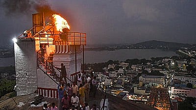 Tamil Nadu Deepam Row: Madras HC Upholds Ruling Allowing Lighting Of Lamp On 'Deepathoon' Atop Thiruparankundram Hills
