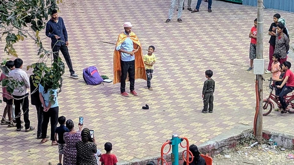 Pune: Mystery Magician Campaigns For BJP In Pimpri-Chinchwad Ahead Of PCMC Elections | VIDEO