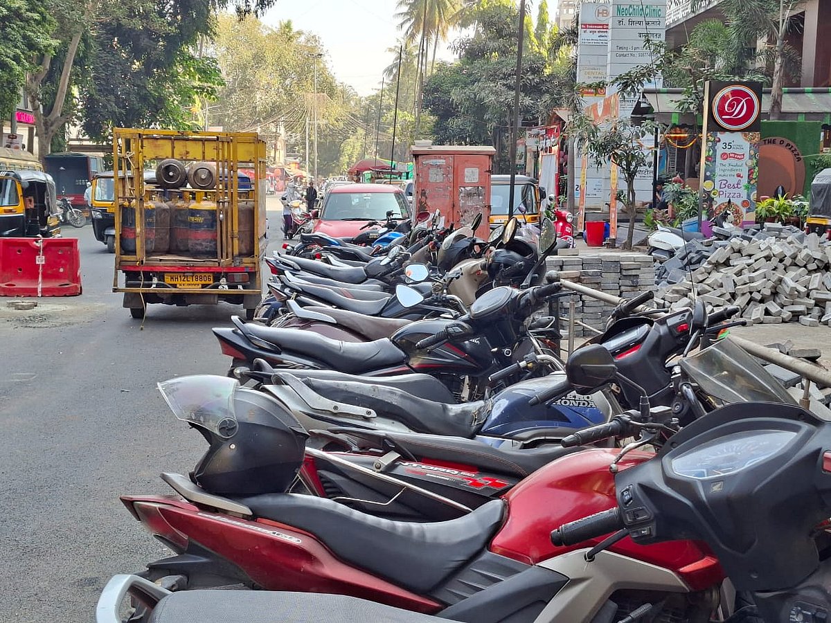 Pune: Residents Slam PMC Over Inaction On Footpath Encroachments