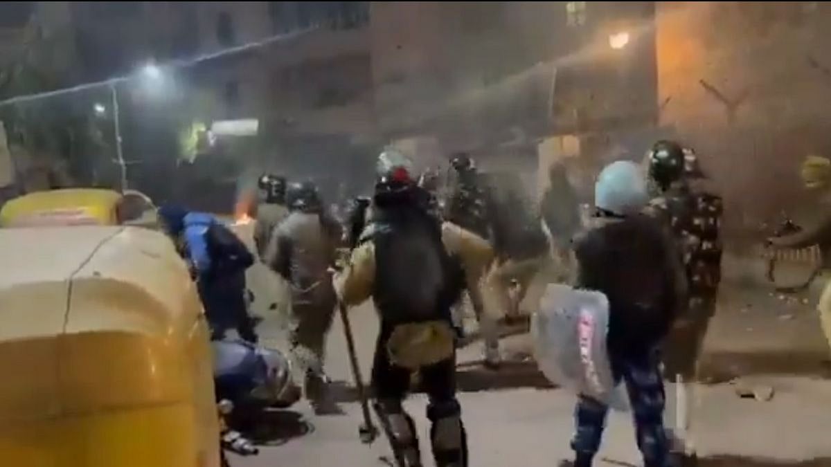 Delhi: 5 People Arrested In Stone-Pelting Incident During Anti-Encroachment Demolition Near Faiz-e-Ilahi Mosque 