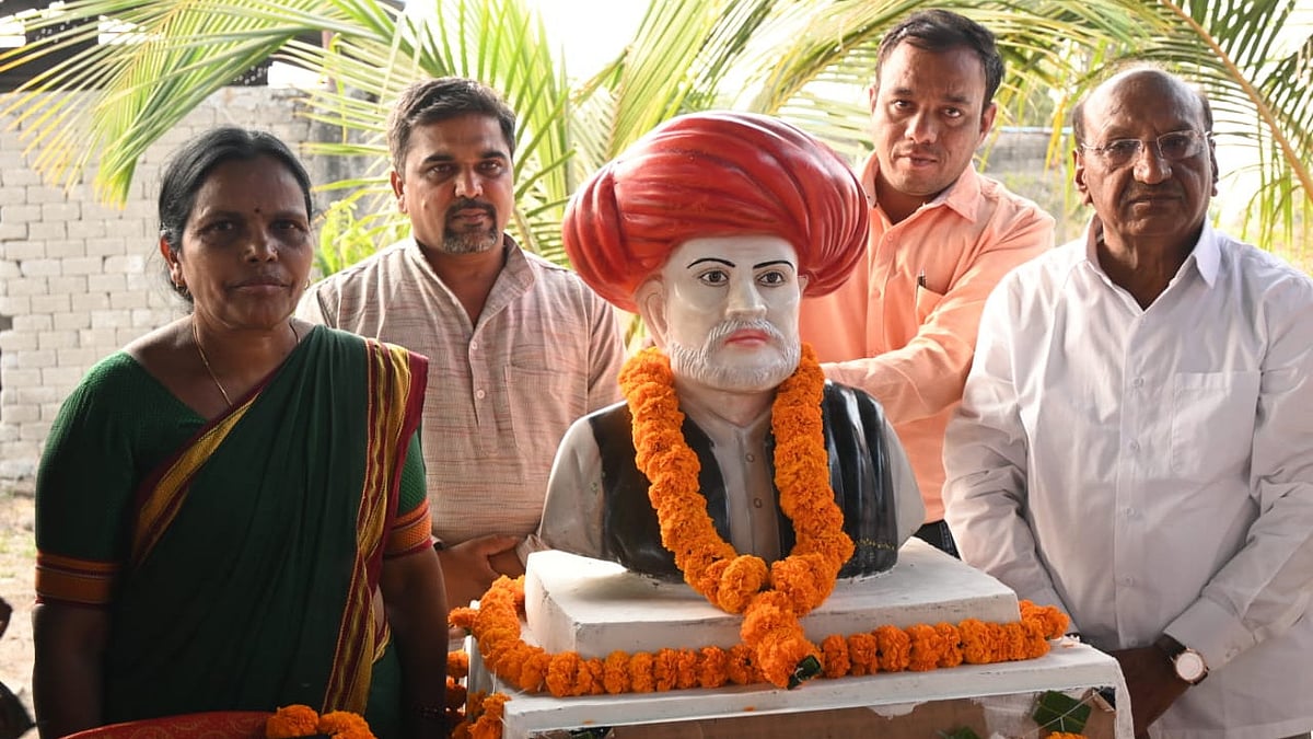 Half-Size Statue Of Mahatma Jyotirao Phule Unveiled To Honour His Legacy In Latur