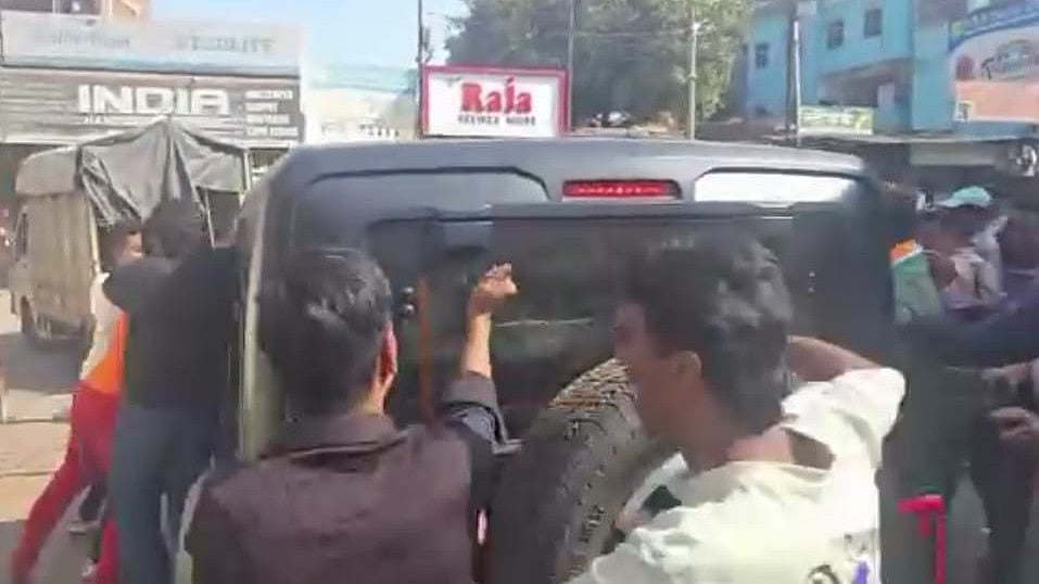 Chhatrapati Sambhajinagar: Clash Erupts Between AIMIM & Congress Activists During Campaign...