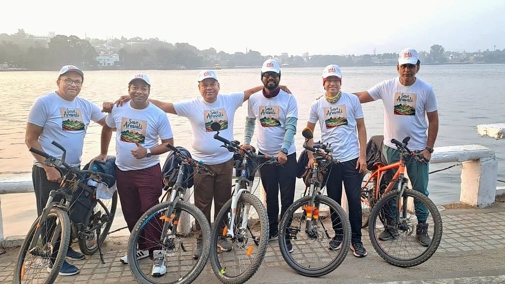 MP News: Cycling From Neemuch To Udaipur, Doctors Spread Word About Saving The Aravallis | FP Photo