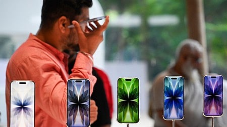 Apple’s iPhone CY25 Exports From India Cross ₹2 Lakh Crore For First Time 