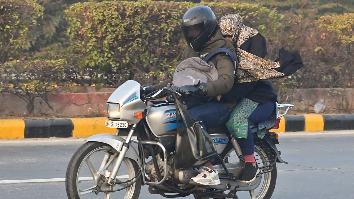 UP Shivers Under Cold Wave As Fog Blankets 25 Districts, 2 Die In Chitrakoot 