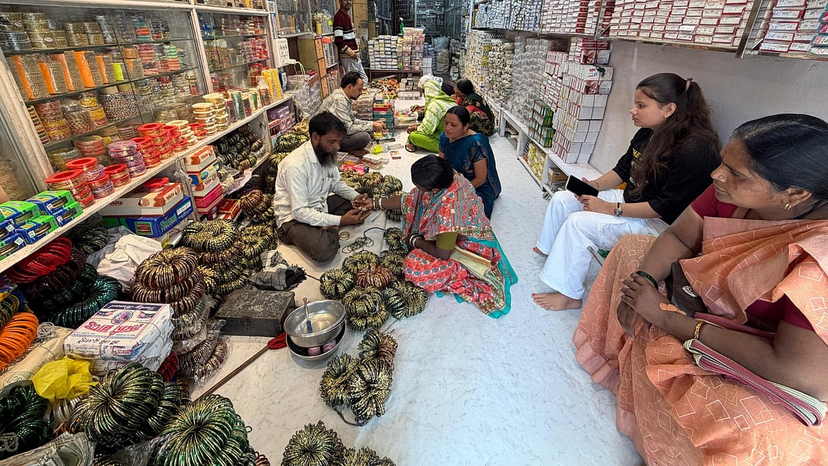 Hingoli Markets Abuzz Ahead Of Makar Sankranti Celebrations