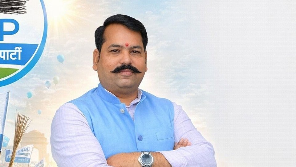 Nashik VIDEO: AAP Candidate Samadhan Ahire Threatened At Gunpoint During Election Campaign