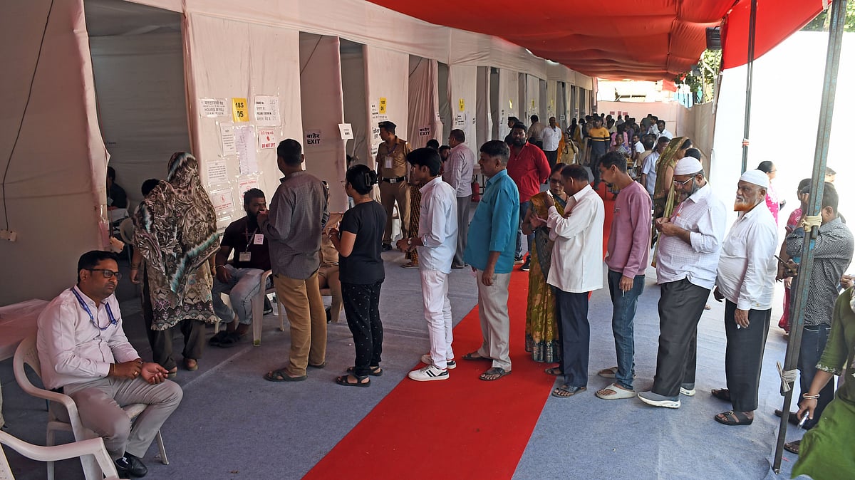 BMC Elections 2026: Mumbai Sees Around 50% Voter Turnout Amid Ink Controversy 