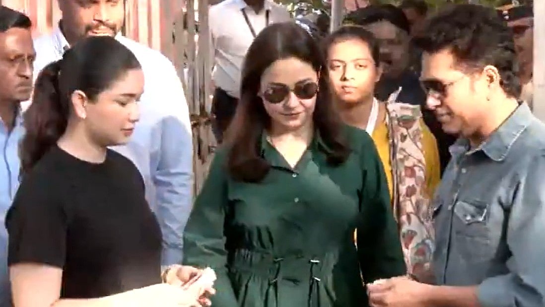 BMC Elections 2026: Sachin Tendulkar & His Family Step Out To Cast Their Votes In Mumbai; VIDEO 