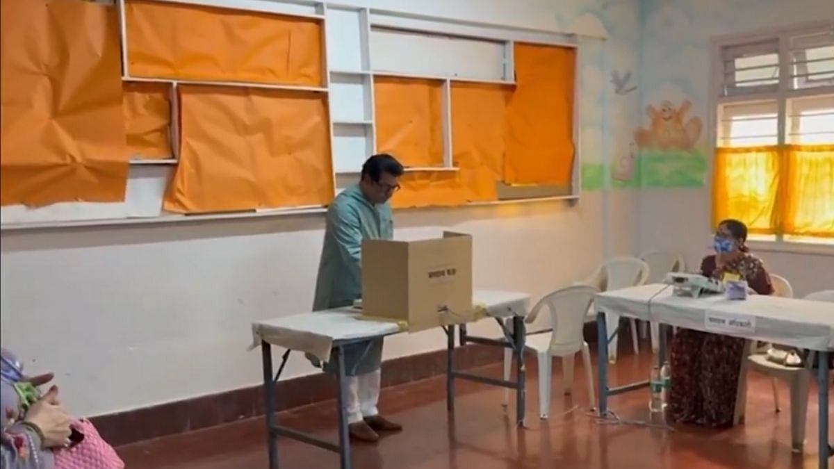 Mumbai BMC Elections 2026: MNS Chief Raj Thackeray Casts Vote At Dadar's Balmohan Vidya Mandir,...