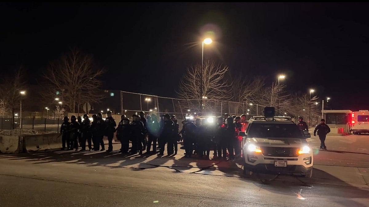 US ICE Shooting: 2 Injured As Federal Agents Open Fire After Being Attacked With Shovel; 2nd Such Incident In Minneapolis This Month | VIDEO 