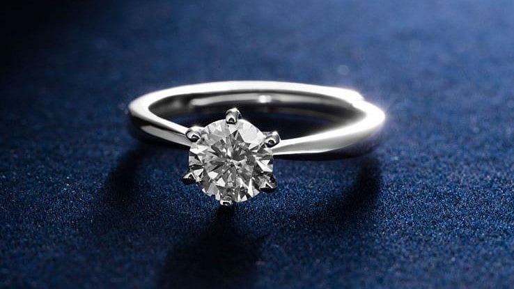 Natural vs Lab-Grown Diamonds: How To Choose The Right Diamond For Your Engagement Ring
