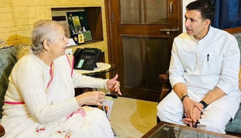 Indore Water Tragedy: Congress Chief Jitu Patwari Meets Former Lok Sabha Speaker Sumitra Mahajan,...