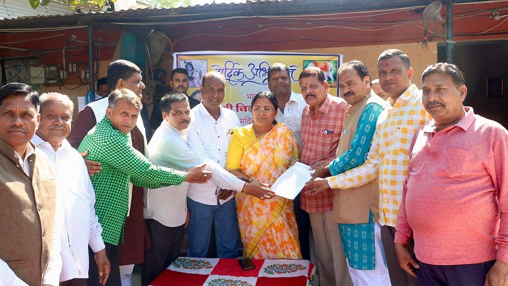 Committee Seeks Dhar Rail Project Inclusion in National Plan
