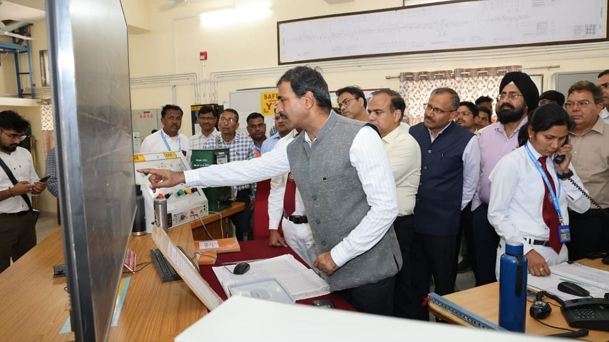 Central Railway GM Vivek Kumar Gupta Conducts Extensive Safety Inspection Of Manmad–Bhusaval...