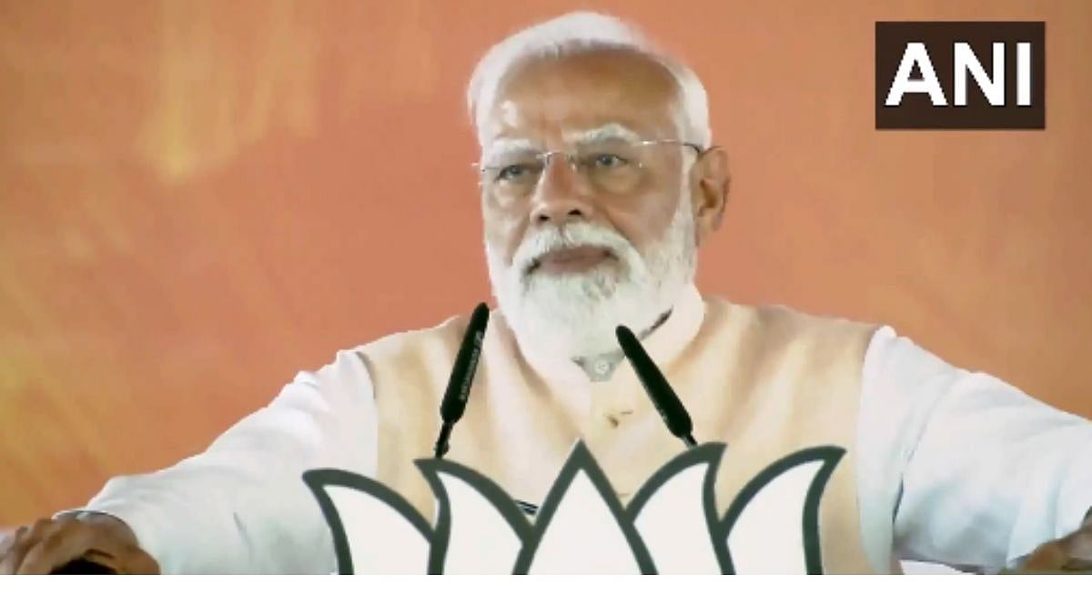 'Muje Bohot Dukh Hoga': PM Modi's Emotional Appeal To People who Climbed Makeshift Stands In West Bengal's Malda 